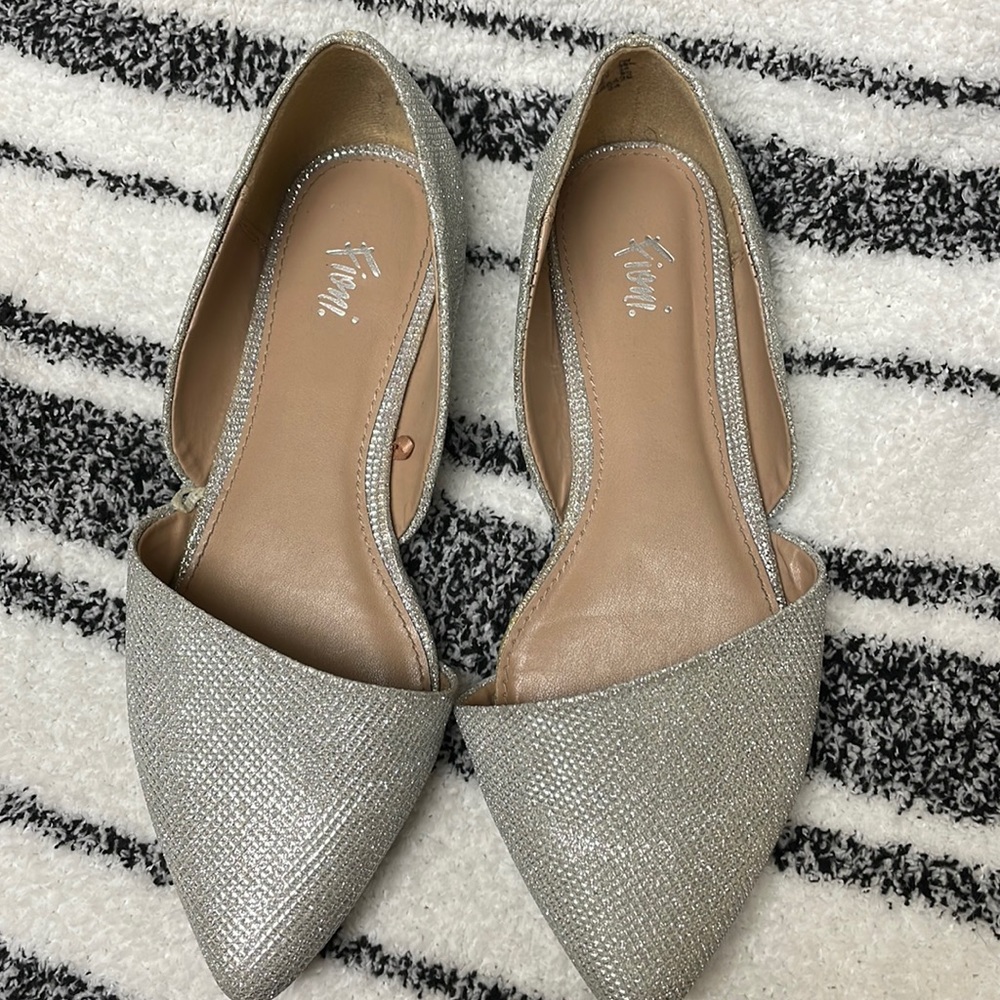 Fioni flat shoes